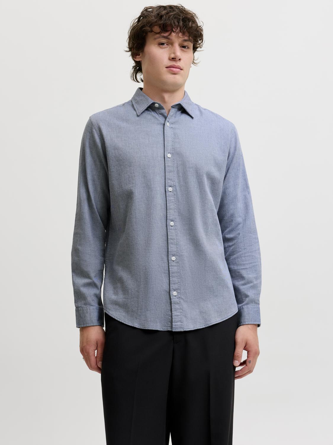 model_shot-front